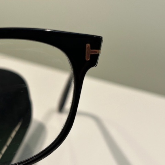 Tom Ford Cat Eye Glasses for Prescription Lenses - Previously Owned - Picture 6 of 8